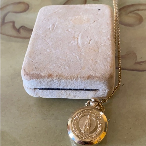 Avon designer 17 jewel watch with chain and case - Picture 8 of 12